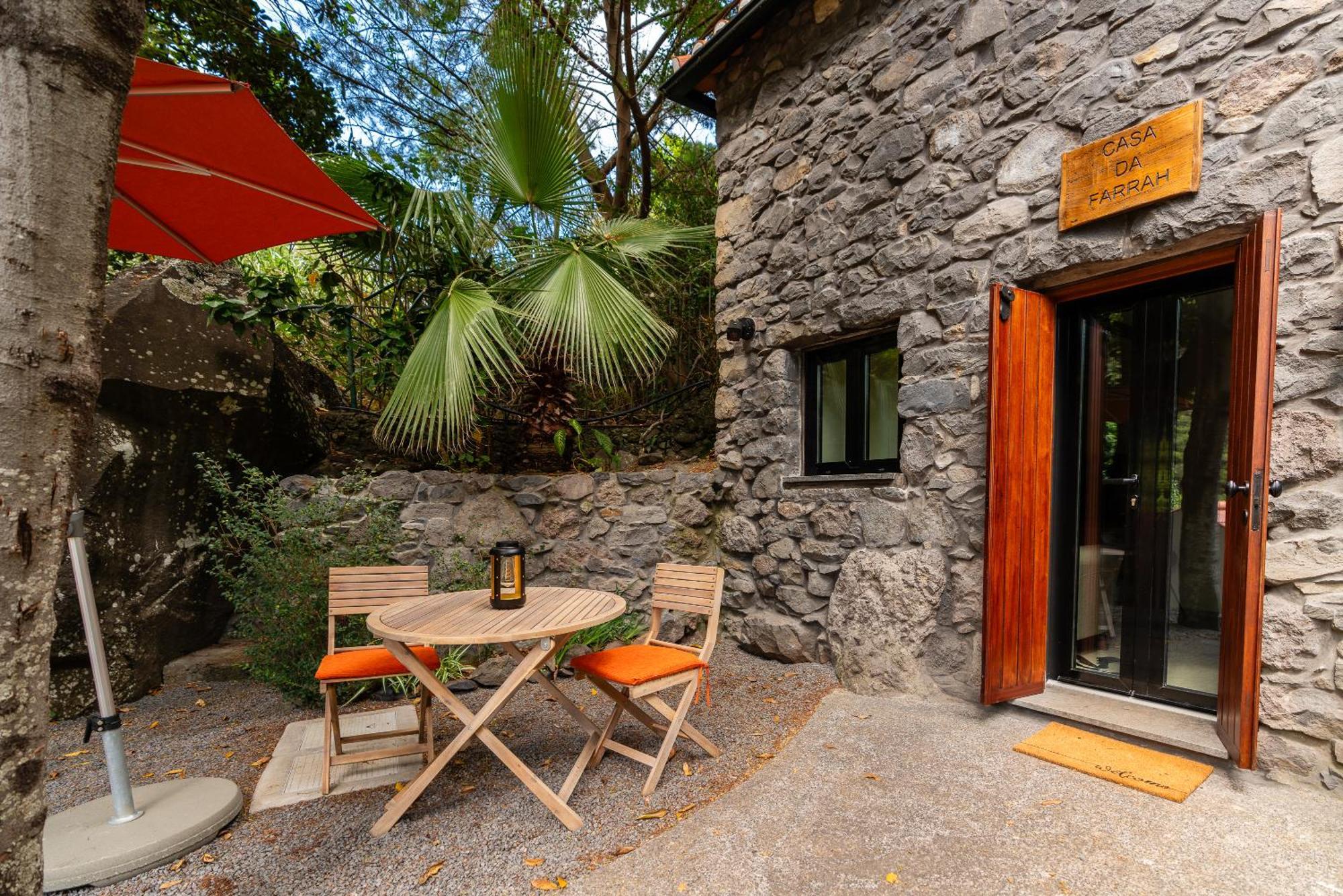 Casas Da Terca - Modern Comfort In Traditional Set Within 300sqm Of Private Gardens To Explore