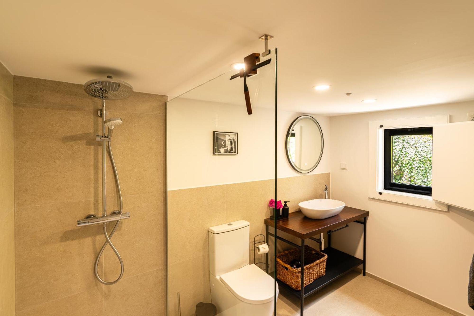 Casas Da Terca - Modern Comfort In Traditional Set Within 300sqm Of Private Gardens To Explore