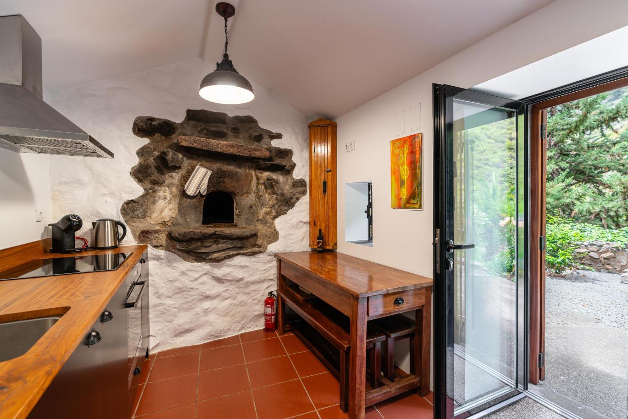Apartment Casas Da Terca - Modern Comfort In Traditional Set Within 300sqm Of Private Gardens To Explore *