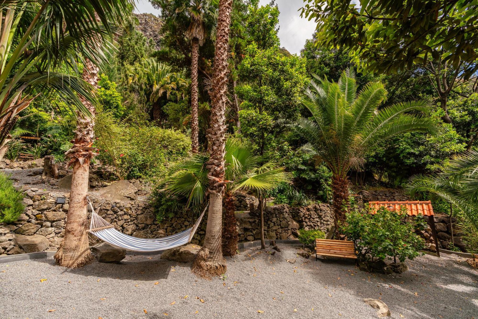 Apartment Casas Da Terca - Modern Comfort In Traditional Set Within 300sqm Of Private Gardens To Explore Tabua (Madeira)